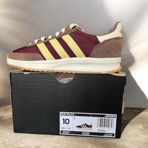 Adidas Run 70’s 2.0 Size 10 Women’s / 8.5 Men's Maroon and Beige NEW